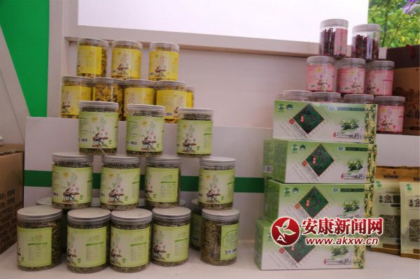 hꎸʳƷ“”ɞ鱊οُ͓(gu)“c(din)”        z_meitu_17.jpg